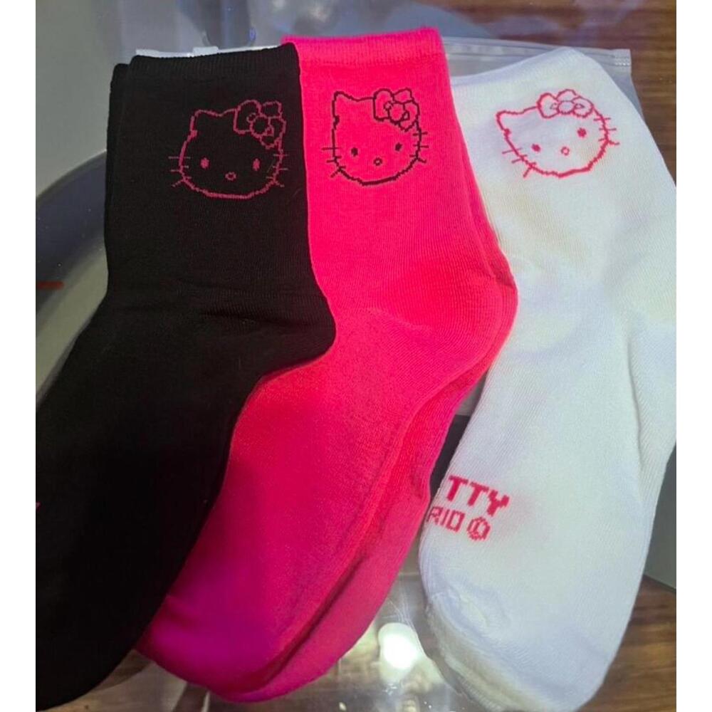 Hello kitty socks - Picture 3 of 3